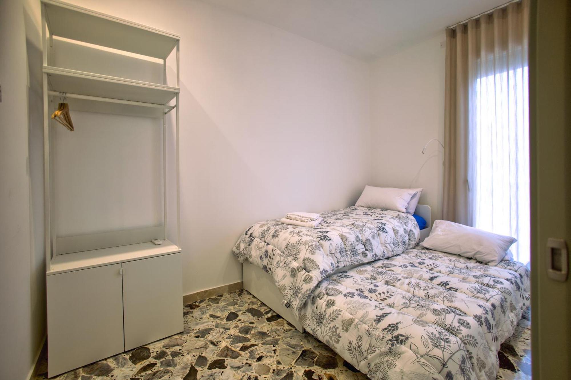 Eos Serenity Suites Сиракуза Екстериор снимка
