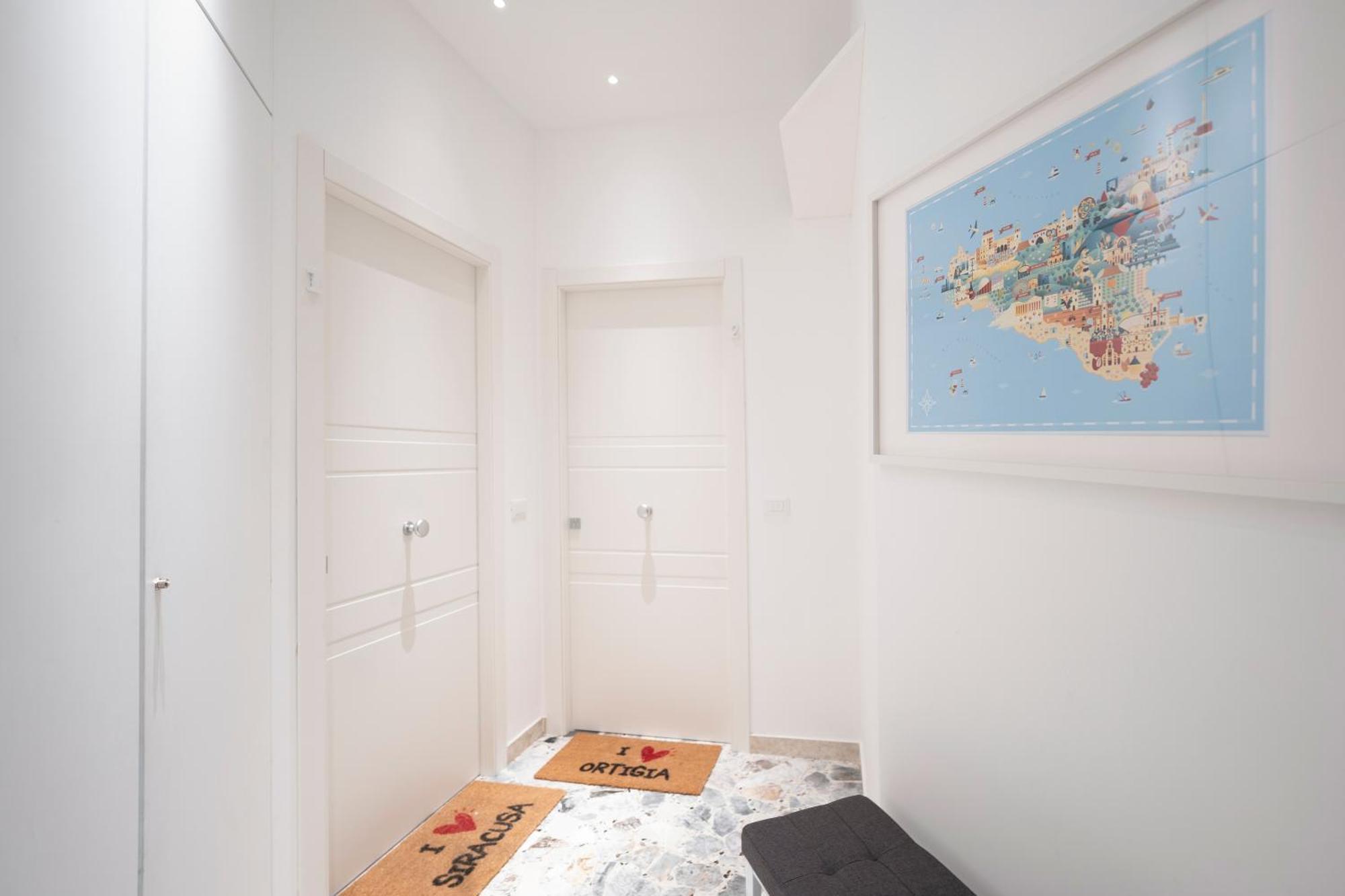Eos Serenity Suites Сиракуза Екстериор снимка